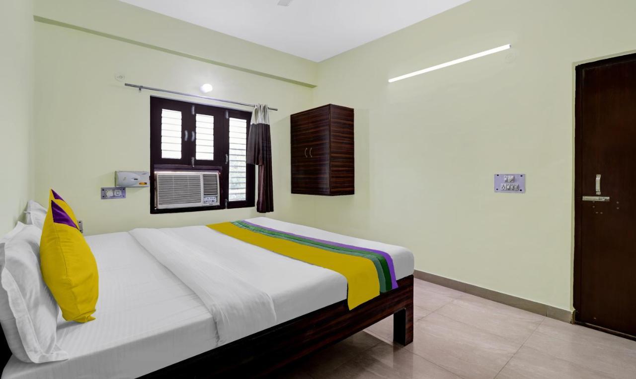 Hotel Pragati Palace Mathura Kültér fotó