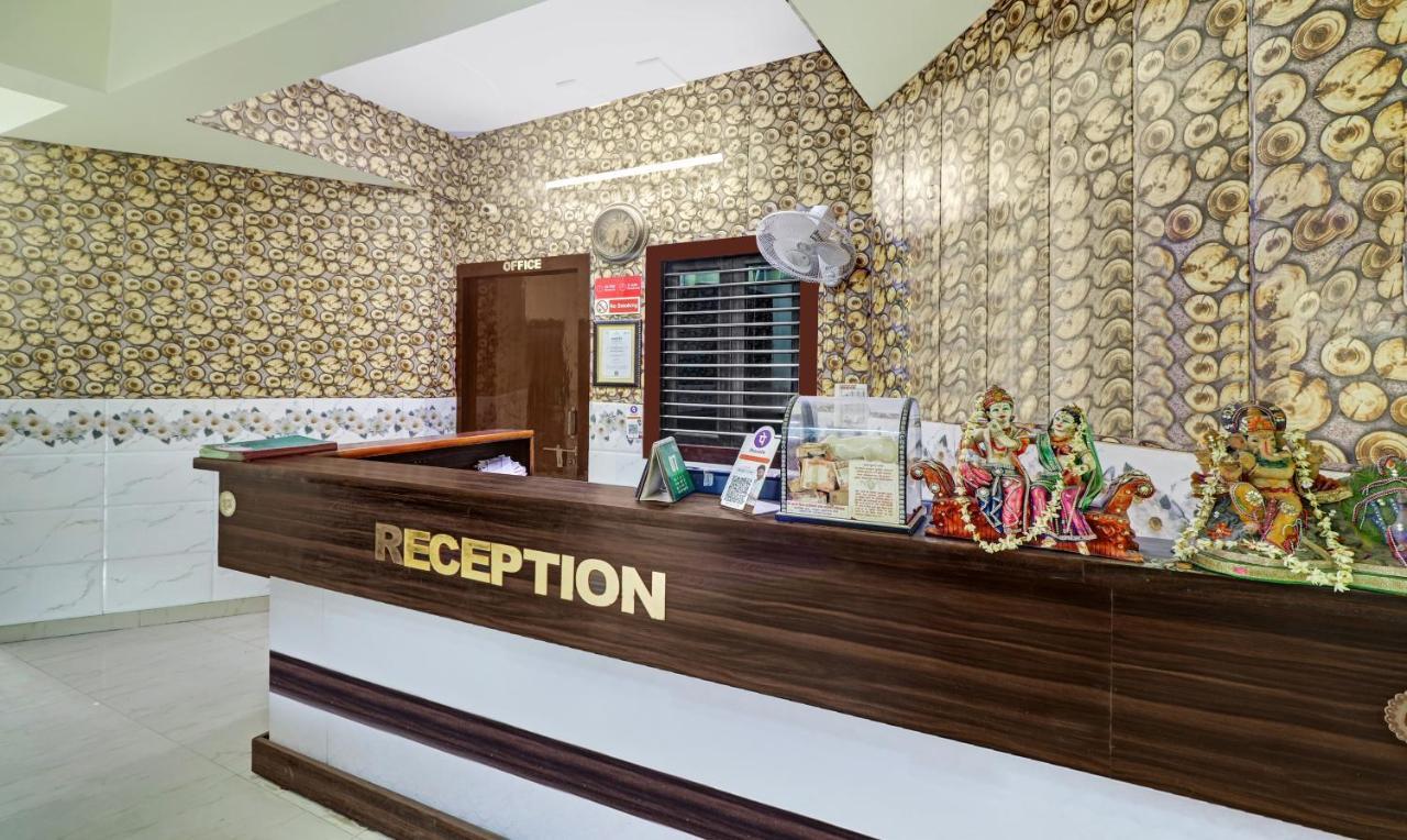 Hotel Pragati Palace Mathura Kültér fotó